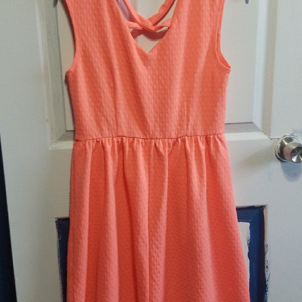 peach color dress